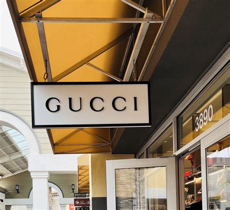 gucci abiti oro|Outlet store: Gucci, Livermore Premium Outlets (Paragon Outlets .